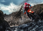 开云体育官网-北非雄鹰展翅，桑巴军团失色，阿尔及利亚连续得分压制巴西，阿拉巴关键进球定乾坤