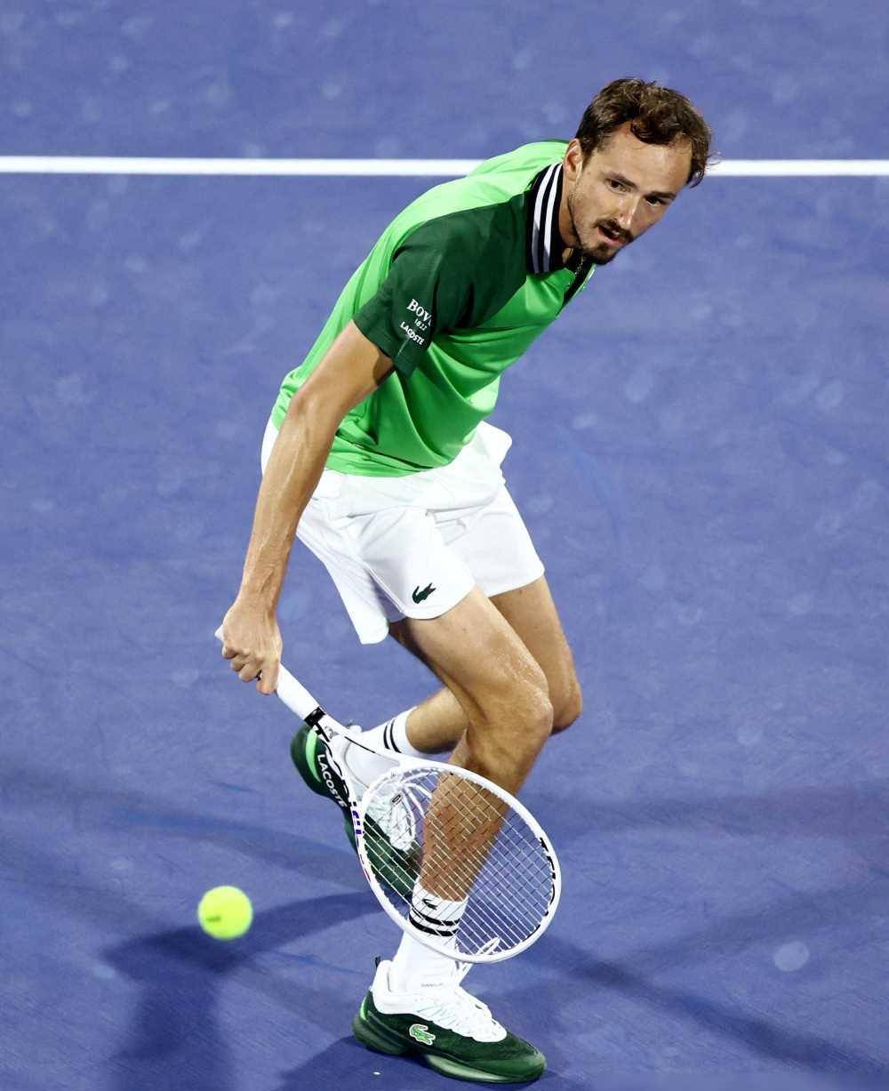 美国网球队绝地反击西班牙网球队，梅德韦杰夫关键制胜的简单介绍