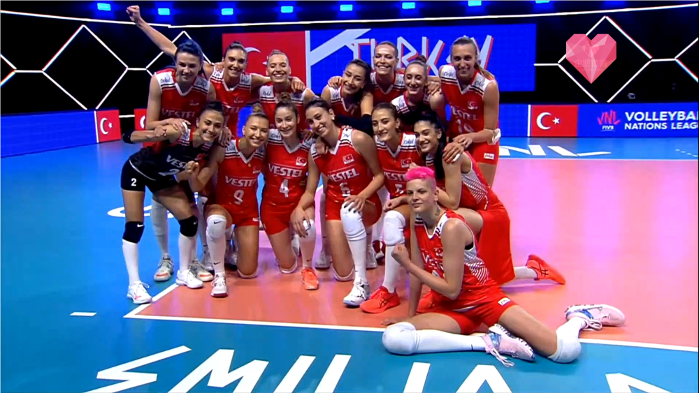 关于西班牙横扫土耳其，乔瓦尼·雷纳高光表现的信息