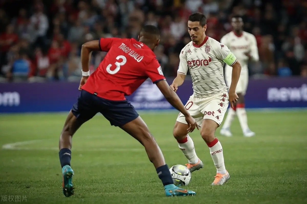 关于摩纳哥客场不敌马赛，遭遇近期两连败困境的信息