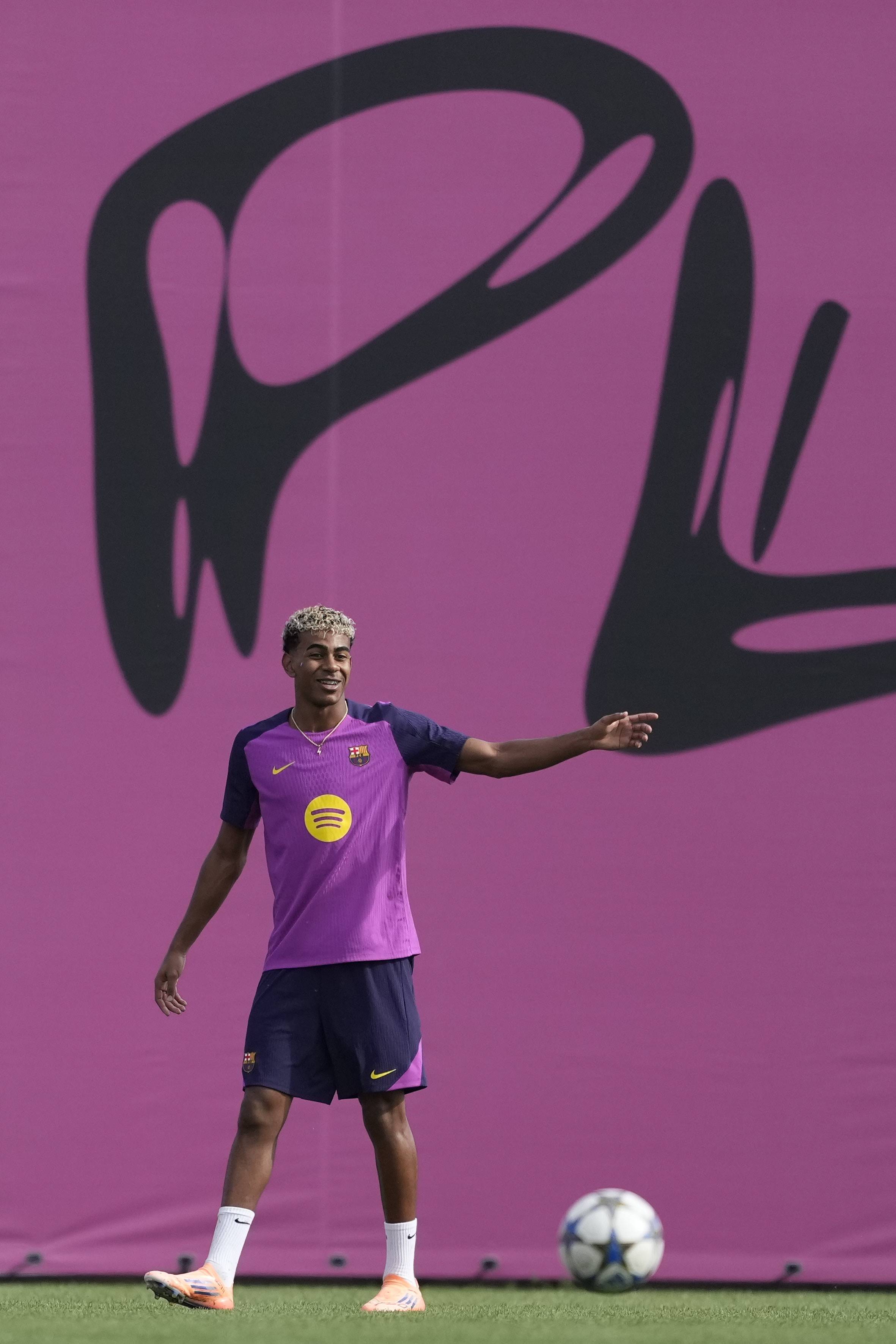 巴塞罗那球员伤病频发，主帅调整阵容