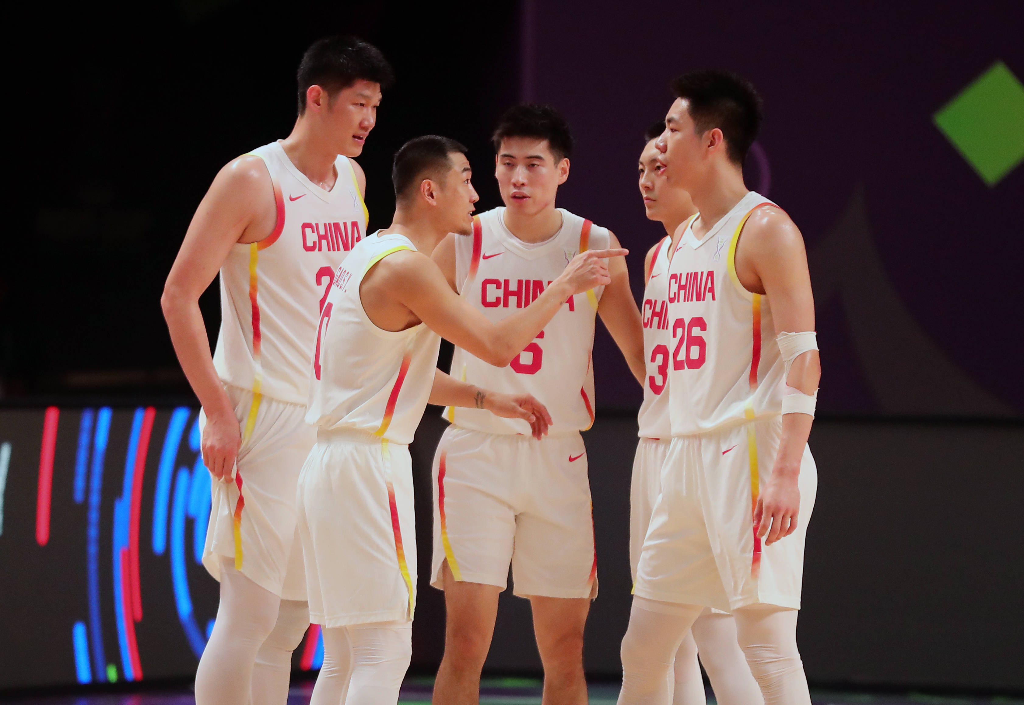 包含亚洲篮球锦标赛冠军战激烈进行的词条