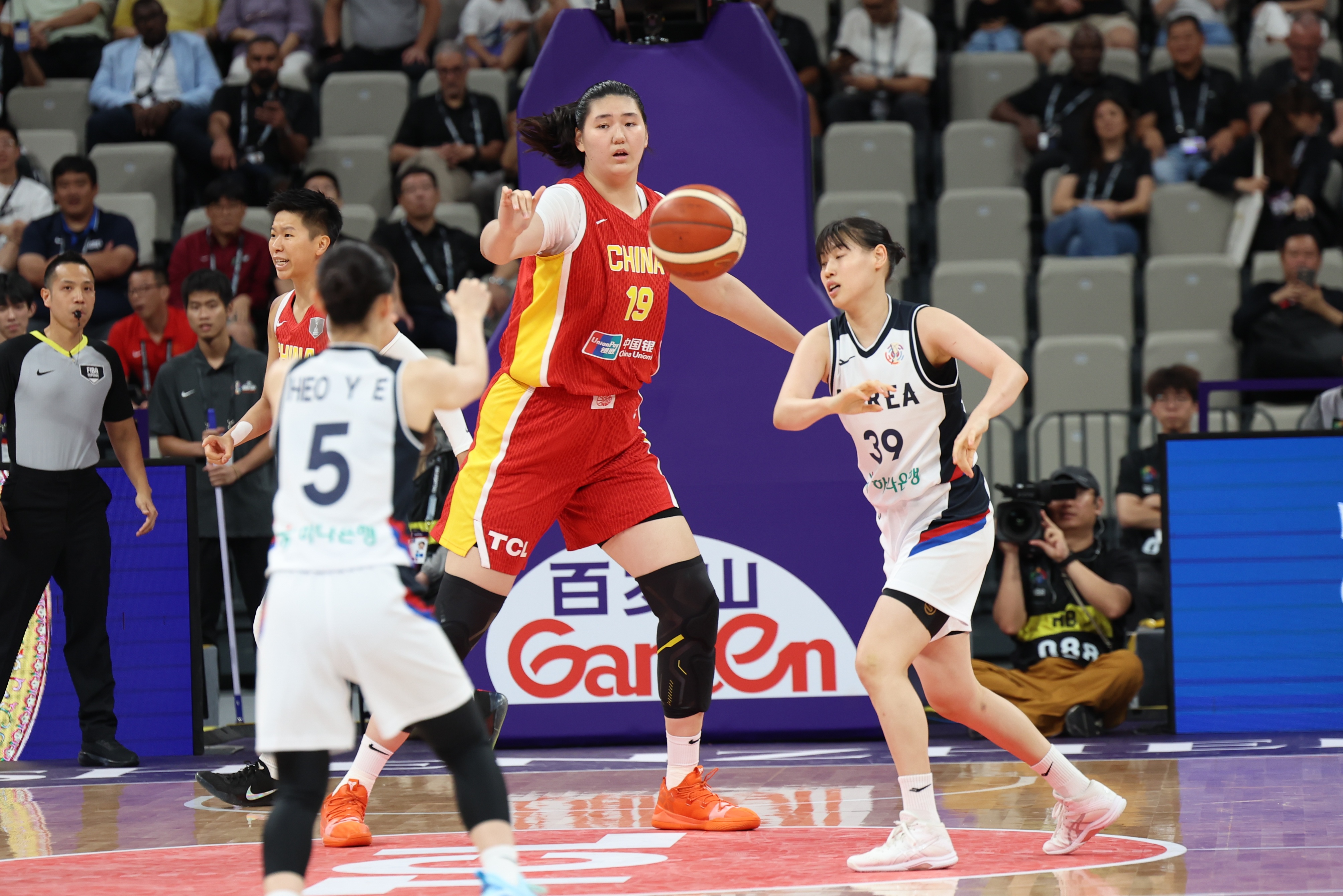 前场球员关键上篮，取得比分领先的简单介绍