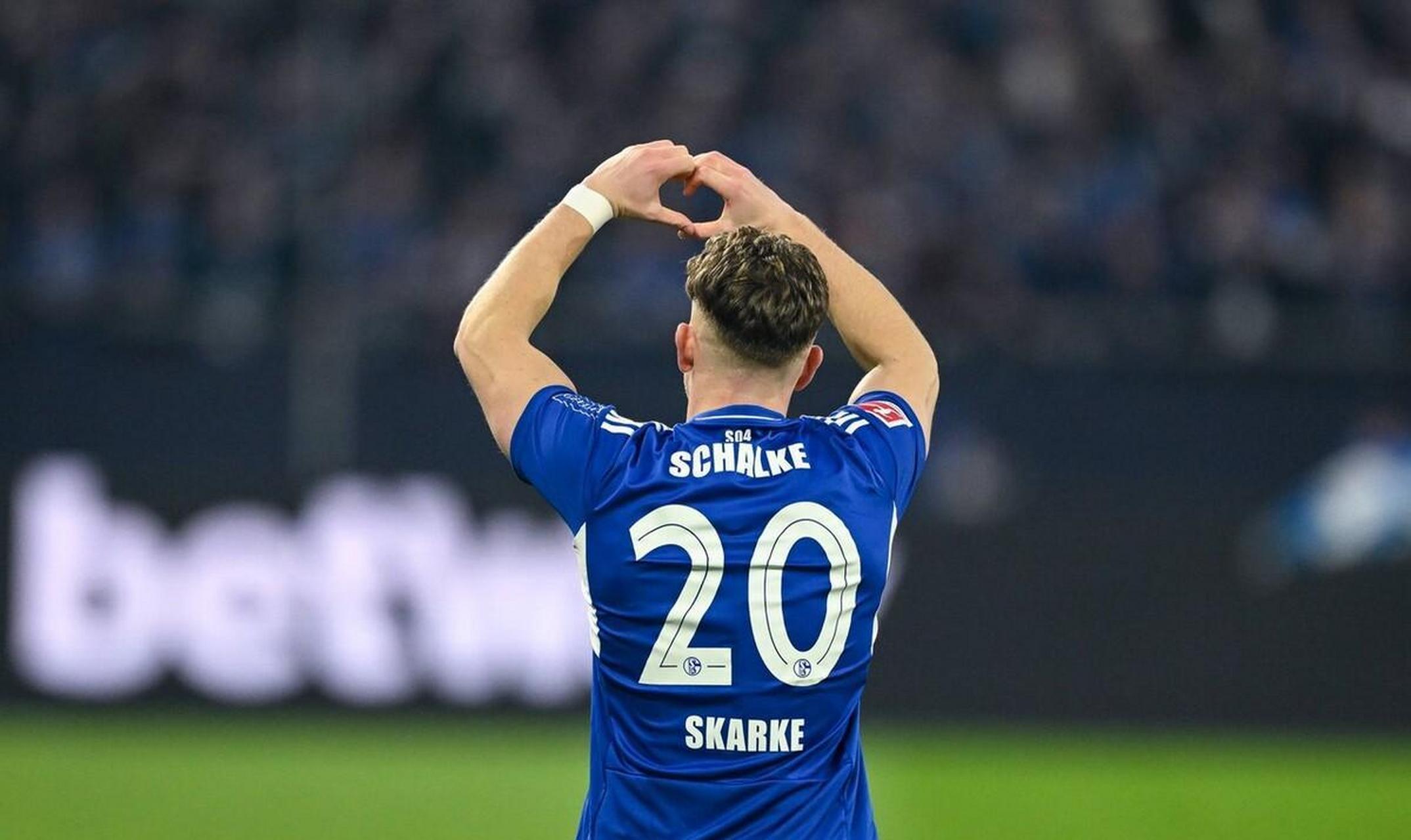 包含沙尔克再遭一败,德甲冠军梦或将破灭的词条 包含沙尔克再遭一败,德甲冠军梦或将破灭的词条