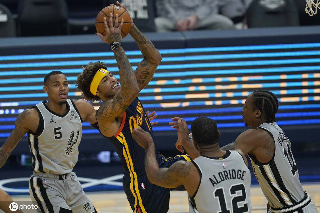 勇士鏖战江苏队，德罗赞带队取胜